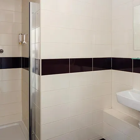 فندق Superior 3*